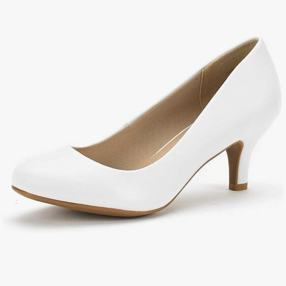 Size 10 white 2.5" pumps - Picture 3 of 4